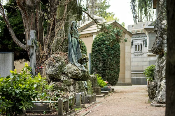 Milão Itália Abril 2022 Impressionantes Esculturas Túmulos Monumentos Cimitero Monumentale — Fotografia de Stock