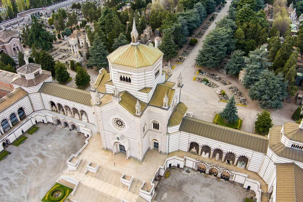 stock image Aerial view of Cimitero Monumentale di Milano or Monumental Cemetery of Milan, the burial place of the most remarkable Italians, noted for the abundance of artistic tombs and monuments. Milan, Italy.