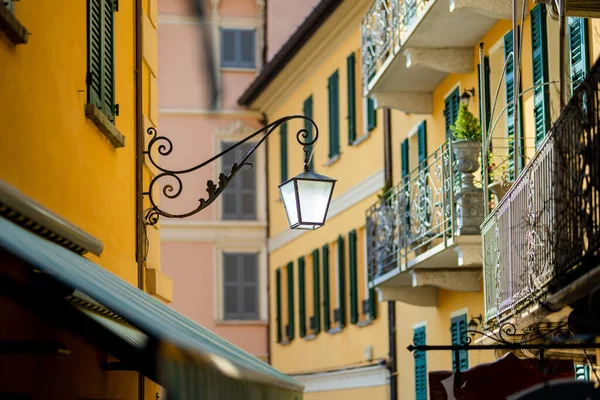 Dekorative Laterne Der Hauswand Belaggio Einer Der Malerischsten Städte Ufer — Stockfoto