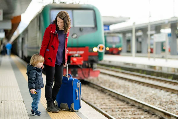 Young Mother Her Toddler Son Railway Station Mom Little Child — Stock Photo, Image
