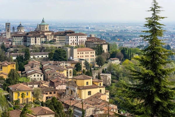 Milano Nun Kuzeydoğusundaki Bergamo Şehrinin Manzarası Citta Alta Şehrin Üst — Stok fotoğraf