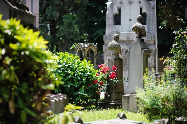 Impressive Sculptures Tombs Monuments Cimitero Monumentale Milano Monumental Cemetery Milan — Stock Photo, Image