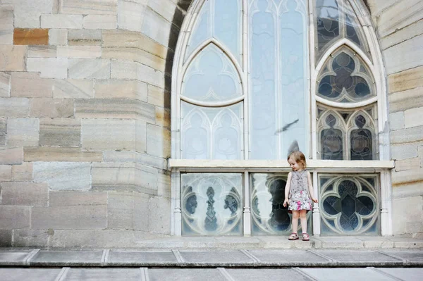 Little Toddler Girl Roof Milan Cathedral Duomo Cathedral Square Piazza — Stock Photo, Image