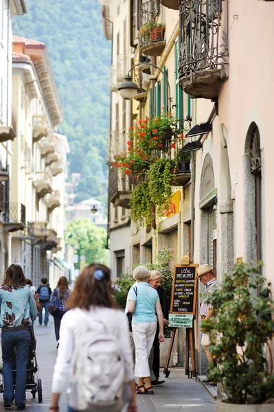 Como Italië Mei 2011 Toeristen Lokale Bevolking Brengen Een Zonnige — Stockfoto