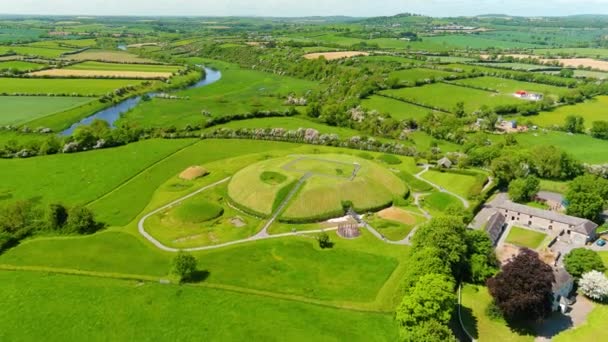 Luftaufnahme Von Knowth Dem Größten Und Bemerkenswertesten Antiken Monument Irlands — Stockvideo