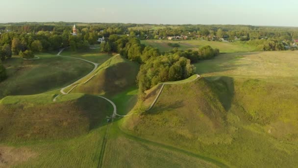 Luchtfoto Van Kernave Archeologische Site Een Middeleeuwse Hoofdstad Van Het — Stockvideo