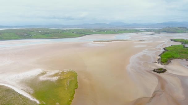 Loughros Yarımadasının Havadan Görünüşü Assaranca Şelalesi Civarındaki Loughros Beg Körfezi — Stok video