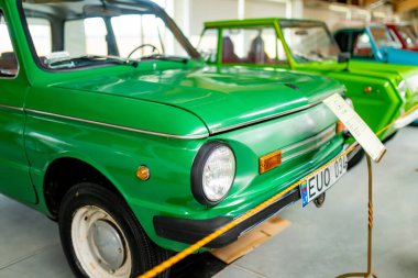 BIRZAI, LITHUANIA - 12 Ekim 2022: Sodeliskiai Malikanesi 'ndeki Antika Müzesi' nin İçi.