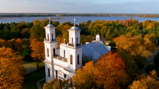 Beautiful Aerial View John Baptists Church Birzai Surrounded Autumn Vegetation — Vídeos de Stock