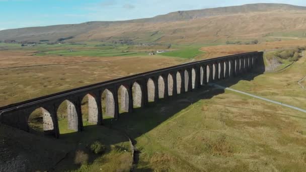 Flygfoto Över Ribblehead Viadukt Som Ligger North Yorkshire Den Längsta — Stockvideo