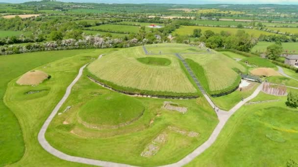 Rlanda Daki Büyük Dikkate Değer Antik Anıt Olan Knowth Havadan — Stok video