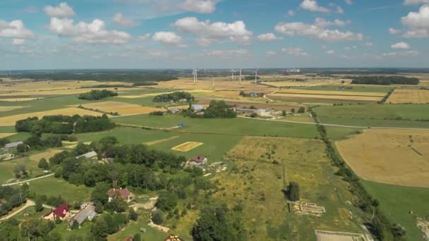 Luchtfoto Van Draaiende Windturbines Die Stroom Opwekken Gelegen Litouwen Prachtige — Stockvideo