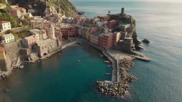 Luchtfoto Van Vernazza Prachtige Beroemde Cinque Terre Stad Gebouwd Een — Stockvideo
