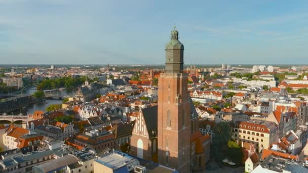 Vista Aérea Famosa Iglesia Elizabeths Edificio Icónico Casco Antiguo Wroclaw — Vídeo de stock