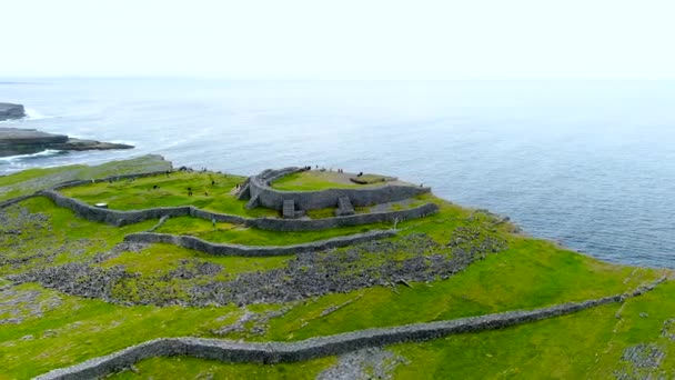 Dun Aonghasa Dun Aengus Εναέρια Άποψη Μεγαλύτερο Προϊστορικό Πέτρινο Φρούριο — Αρχείο Βίντεο