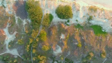 Güzel Curonian Spit plajları, eşsiz kum tepecikleri yarımadası, beyaz kumullar, kokulu çam ormanları, güzel doğa, Baltık Denizi kıyıları, UNESCO Dünya Mirası sahası..