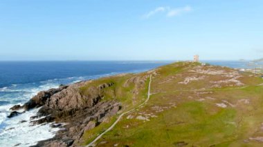 Banbas Crown 'un hava manzarası, Malin Head' in ikonik mücevheri, Irelands 'ın en kuzey noktası, ünlü Vahşi Atlantik Yolu, muhteşem kıyı yolu. Doğanın harikaları. Sayısız Keşif Noktaları. Ortak Donegal