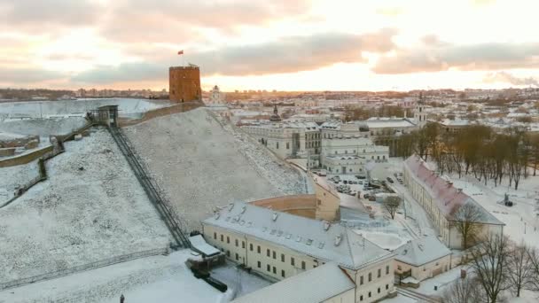 Vackra Vilnius Stadspanorama Vintern Med Snötäckta Hus Kyrkor Och Gator — Stockvideo
