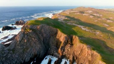 Scheildren, Malin Head 'deki en ikonik ve fotoğraflı manzara, Ireland' lar en kuzeyde, Vahşi Atlantik Yolu, muhteşem kıyı yolu. Doğanın harikaları. Sayısız Keşif Noktaları. Ortak Donegal