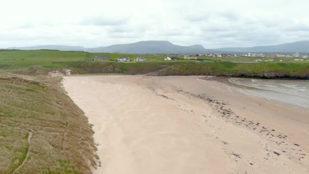 Вид Воздуха Захватывающий Туллан Странд Один Знаменитых Пляжей Серфинга Donegals — стоковое видео