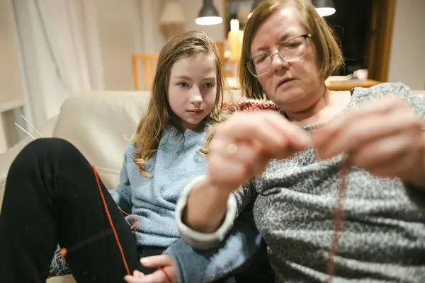 Grandmother Teenage Granddaughter Knitting Sofa Grandma Teaching Teen Child Knit — Stock Photo, Image