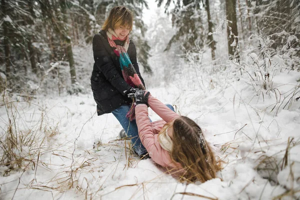 Funny Teen Sisters Having Fun Walk Snow Covered Pine Forest — Stock Photo, Image