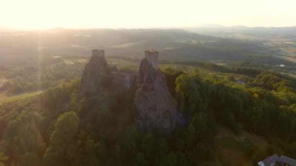 Trosky Castle Aka Hrad Trosky Lotu Ptaka Widok Zachód Słońca — Wideo stockowe