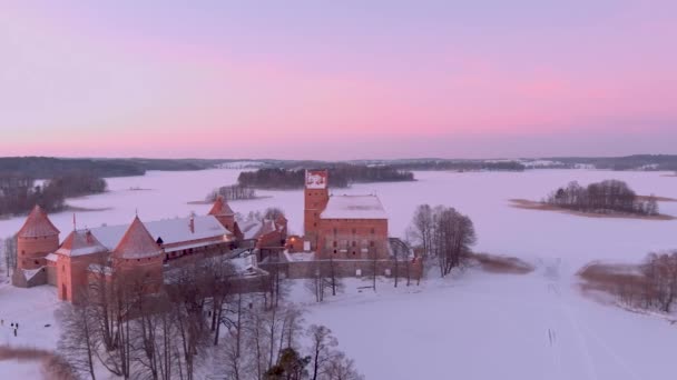 Vacker Antenn Kväll Utsikt Över Trakai Island Castle Som Ligger — Stockvideo