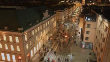 VILNIUS, LITHUANIA - 16 Şubat 2022: Vilnius 'ta Devlet Günü' nün Restorasyonu 'nun havadan gece görüşü. Şenlik ateşi 16 Şubat 'ta şenlik gecesi Gediminas Bulvarı' nda yakılır..