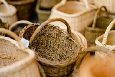 Vilnius 'taki Paskalya pazarında çeşitli boyutlarda sepetler satılıyor. Mart ayında Litvanya 'nın başkentinin sokaklarında yıllık bahar festivali düzenlendi.