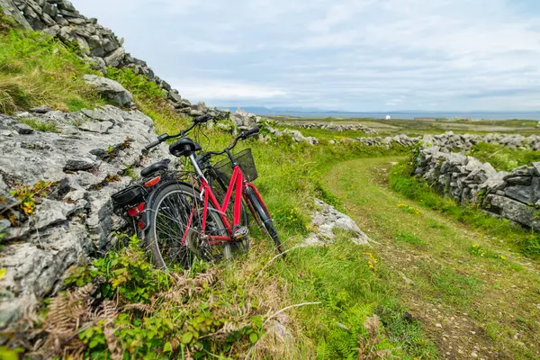 Bikes Parked Inishmore Largest Aran Islands Galway Bay Ireland Renting — Stock Photo, Image