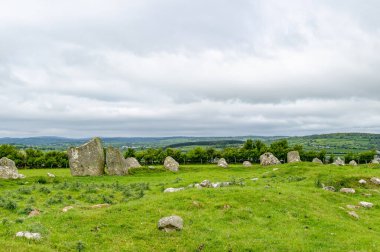 Beltany Taş Çemberi, İrlanda 'nın Donegal ilçesinin Raphoe kasabasının güneyinde bulunan etkileyici bir Bronz Çağı ayin alanı. M.Ö. 2100-700 yıllarından kalma..