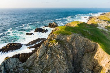 Scheildren, Malin Head 'deki en ikonik ve fotoğraflı manzara, İrlanda' nın en kuzey noktası, Vahşi Atlantik Yolu, muhteşem kıyı yolu. Doğanın harikaları. Sayısız Keşif Noktaları. Ortak Donegal