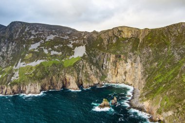 Slieve Ligi, İrlanda'nın en yüksek deniz kayalıkları, bu muhteşem costal sürüş güzergahı boyunca güney batı Donegal bulunan. Wild Atlantic Way güzergahı, Co Donegal, İrlanda'nın en popüler duraklarından biri