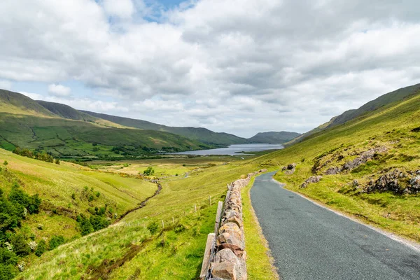 Vackert Landskap Connemara Regionen Med Lough Nafooey Bakgrunden Naturskönt Irländskt — Stockfoto