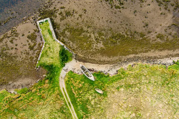 Barco Viejo Izquierda Una Pequeña Playa Largo Ruta Ring Kerry — Foto de Stock
