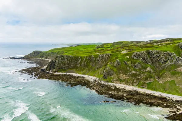 イノセウェンで最も有名なビーチの1つである5つのフィンガーストランドは ヨーロッパで最高の砂丘 ドニゴール州 アイルランドの周辺の岩の海岸線で知られています — ストック写真
