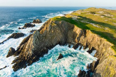 Scheildren, Malin Head 'deki en ikonik ve fotoğraflı manzara, İrlanda' nın en kuzey noktası, Vahşi Atlantik Yolu, muhteşem kıyı yolu. Doğanın harikaları. Sayısız Keşif Noktaları. Ortak Donegal
