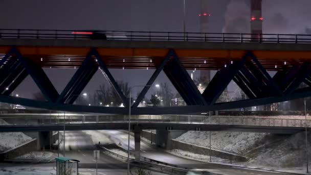 Kvällstid För Ett Transportutbyte Flera Nivåer Med Trafik Rusningstid Storstads — Stockvideo