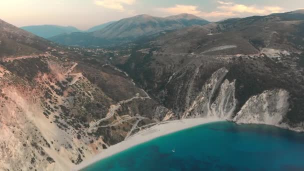 Vista Aérea Playa Myrtos Playa Más Famosa Hermosa Cefalonia Una — Vídeos de Stock