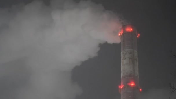 Tempo Lapso Noite Chaminé Central Eléctrica Fumo Céu Noturno Zona — Vídeo de Stock