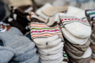 Vilnius 'taki Paskalya pazarında satılan renkli sıcak örgü çoraplar. Mart ayında Litvanya 'nın başkentinin sokaklarında yıllık bahar festivali düzenlendi.