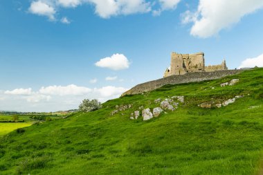 Cashel Kayası, Ayrıca Kings Cashel ve St Patrick's Rock, Cashel, County Tipperary bulunan tarihi bir site olarak da bilinir. İrlanda'nın en ünlü turistik biri.
