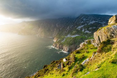 Slieve Ligi, İrlanda'nın en yüksek deniz kayalıkları, bu muhteşem costal sürüş güzergahı boyunca güney batı Donegal bulunan. Wild Atlantic Way güzergahı, Co Donegal, İrlanda'nın en popüler duraklarından biri