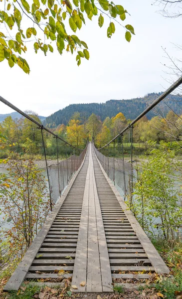 Lanový Most Přes Řeku Podzim — Stock fotografie