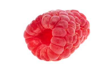 Beyaz arkaplanda yalıtılmış ahududu