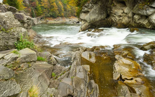 Podzimní Krajinný Vodopád Karpat — Stock fotografie