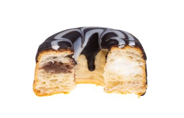 Beyaz arka plan üzerinde izole sır çörek