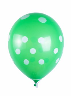 Beyaz arkaplanda izole edilmiş benekli balonlar