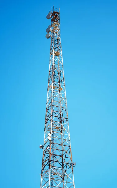 Torre Célula Contra Cielo Azul — Foto de Stock